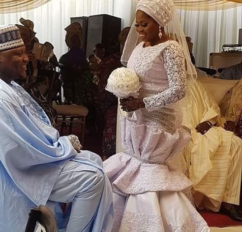Popular Actress, Tawa Ajisefini Gets Married