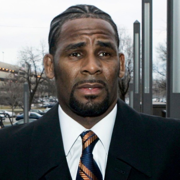 R.Kelly tearfully denies sexual abuse allegations in new interview