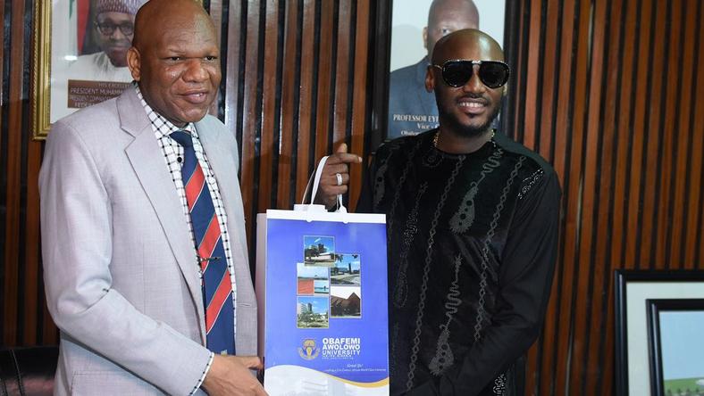 2baba Idibia honoured by the School of Music at Obafemi Awolowo University