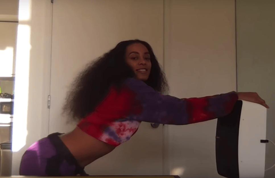 Solange drops playful visuals for “Binz”