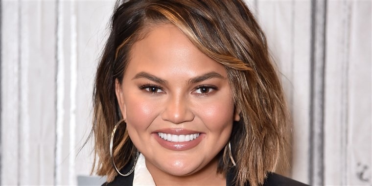 Queen of Clapbacks, Chrissy Teigen shuts down another troll on Instagram