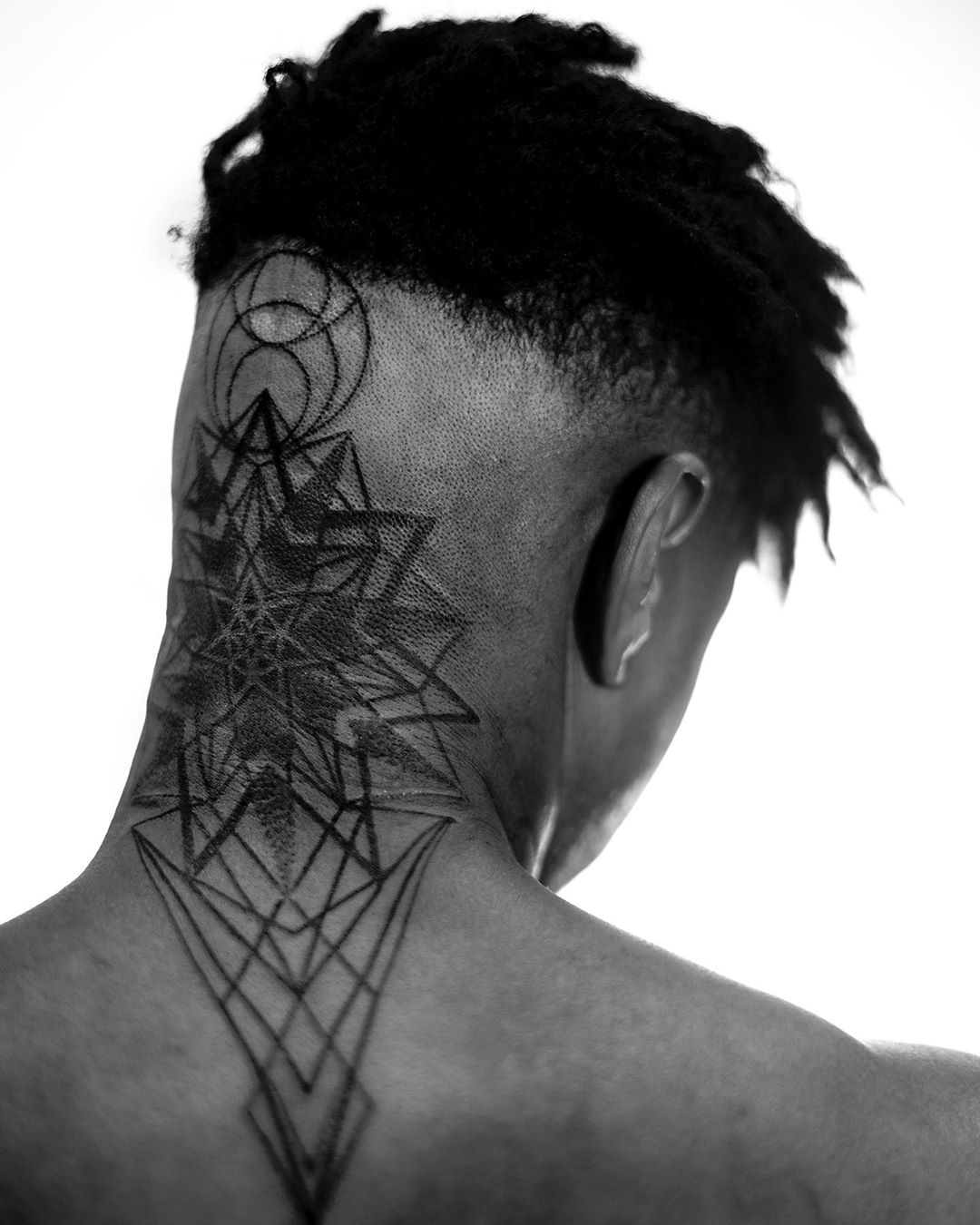 Check Out Usher’s New Head Tattoo
