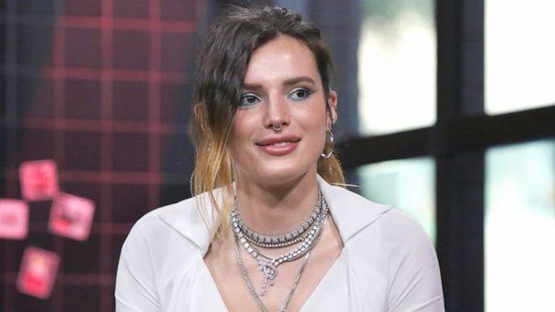 Bella Thorne Says She “Never Learned How to Read” or “Count”
