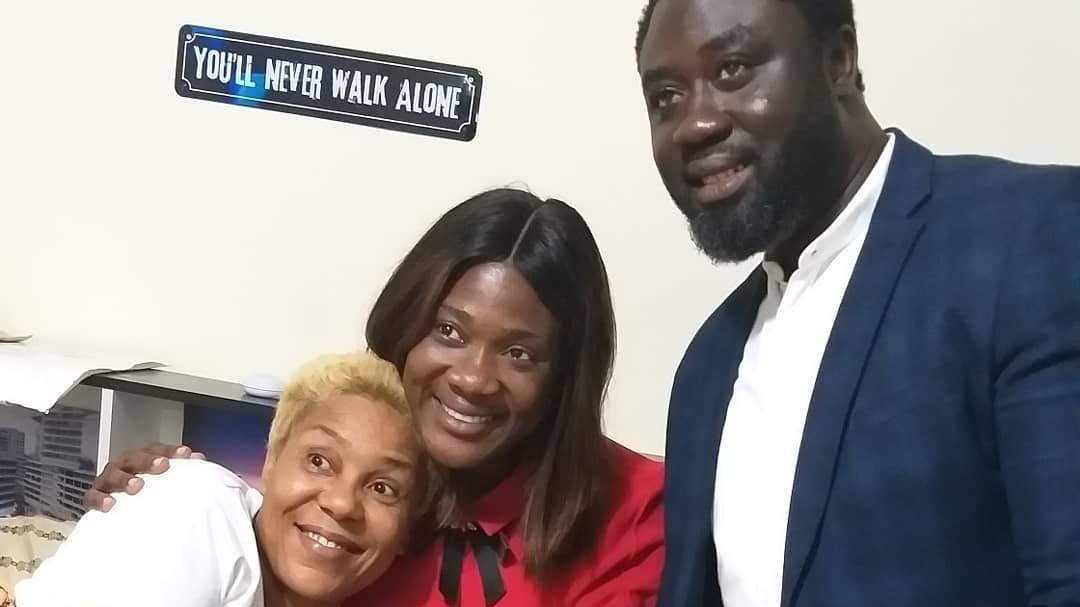 Mercy Johnson & Hubby Visit Shan George After Surgery In Abuja