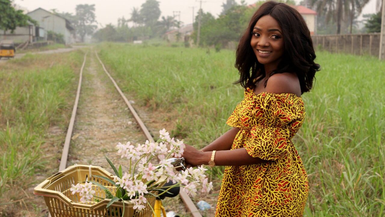 #SundayFeeling: Listen & Dance To Simi’s New Song, “Mama Yo”