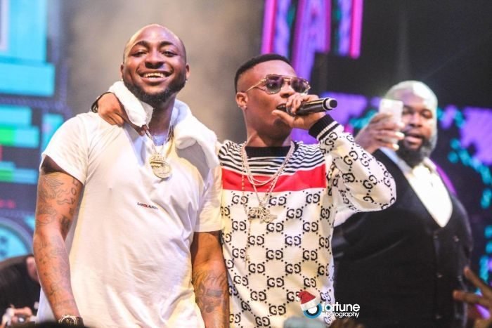 Davido Shuts Down Tweeter Trying to Pit Him against Wizkid