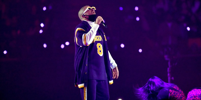 Bad Bunny Pays Tribute to Kobe Bryant in “6 Rings”