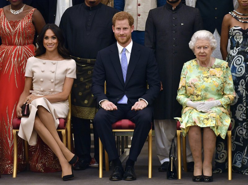 Queen in Crisis Talks Over Prince Harry, Meghan’s Interview
