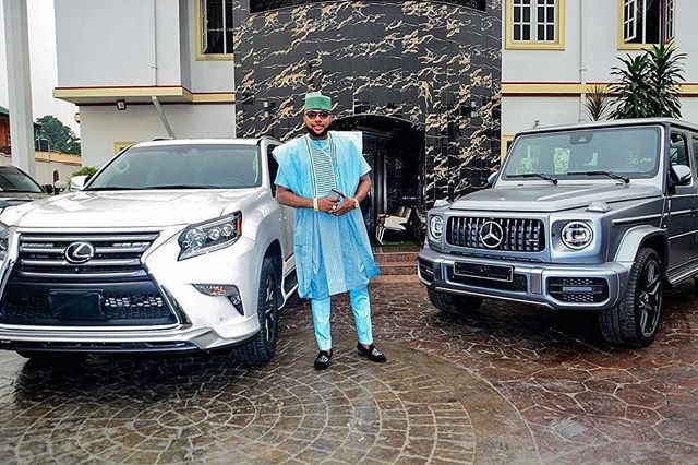 E-Money Gifts N500k to Elderly Woman Who Cried Over Hunger