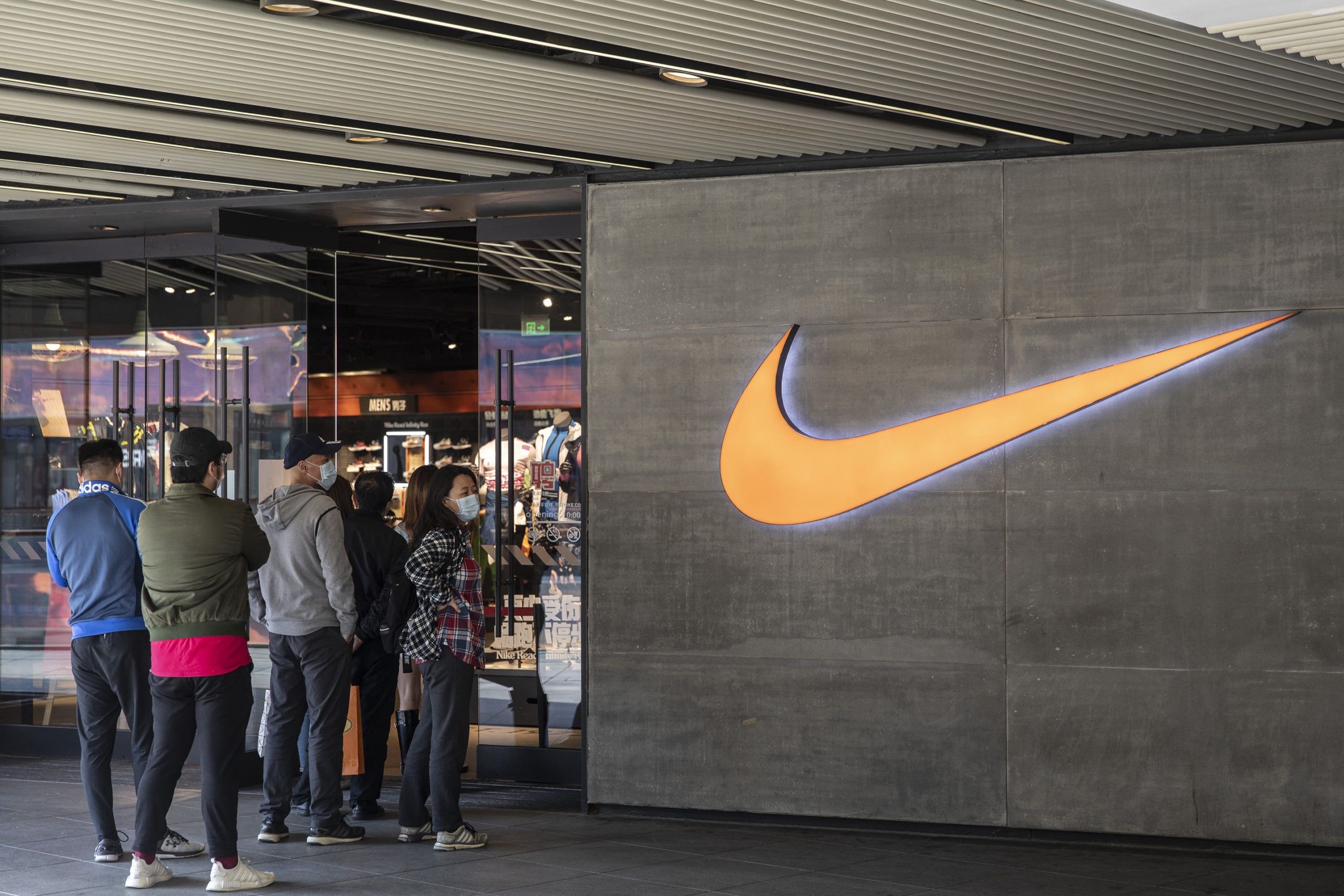 Nike to Donate Over 30,000 Shoes to COVID-19 Frontline Worker