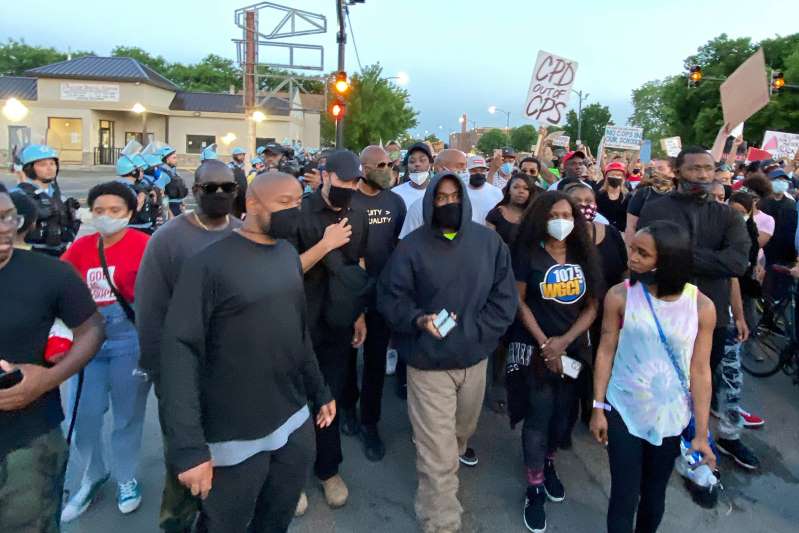 #Black Lives Matter: Kanye West Joins Protest in Chicago
