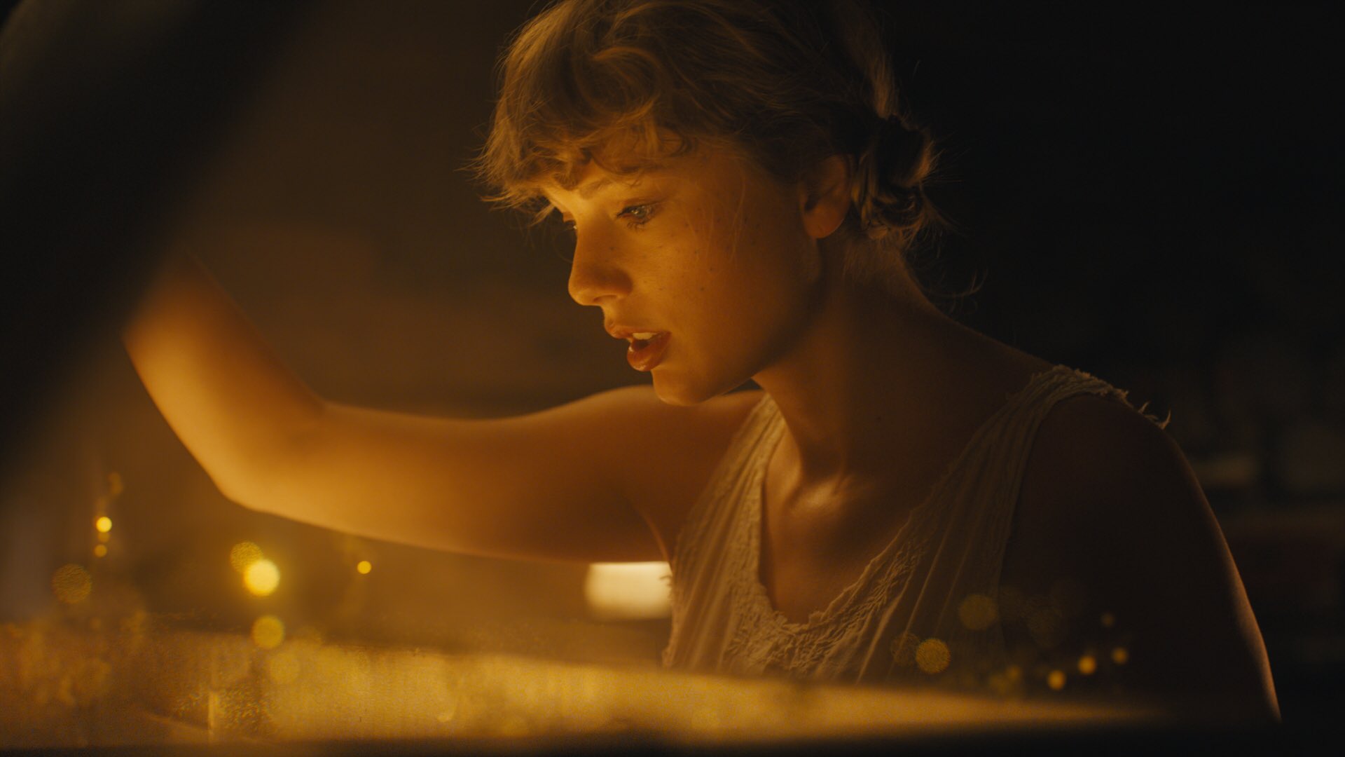 Taylor Swift Announces Release of Eighth Studio Album