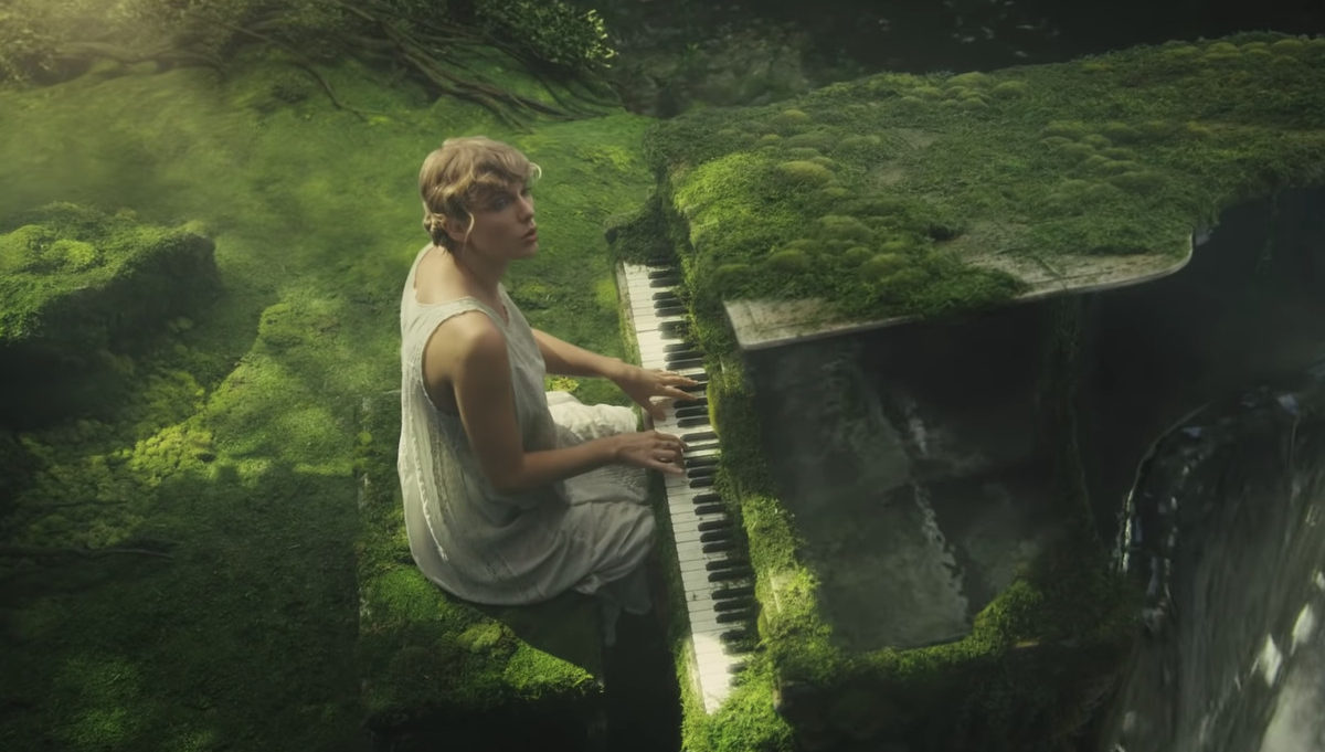 Taylor Swift Releases New Album, ‘Folklore,’ and Video for ‘Cardigan’