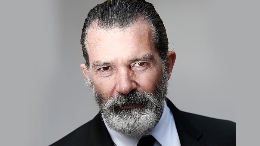 Antonio Banderas Tests Positive for COVID-19 on 60th Birthday