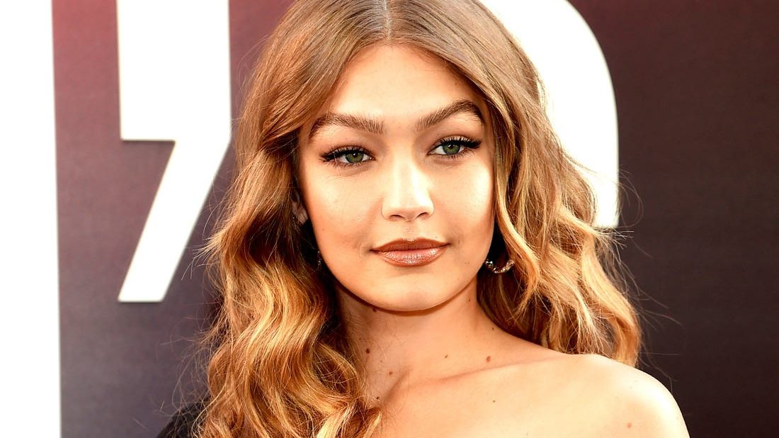 Model Gigi Hadid Shares Pregnancy Selfies