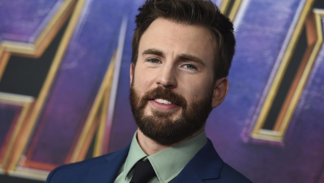 Chris Evans Accidentally Posts Nude Photo, Breaks Internet