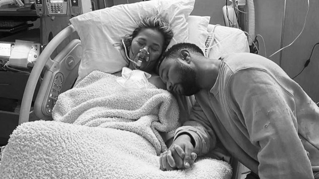 Chrissy Teigen Suffers Miscarriage Days after Hospitalization