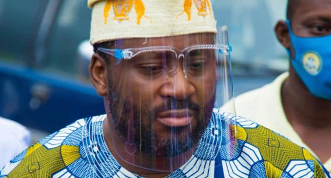 Desmond Elliot Breaks Down in Tears over Social Media Backlash
