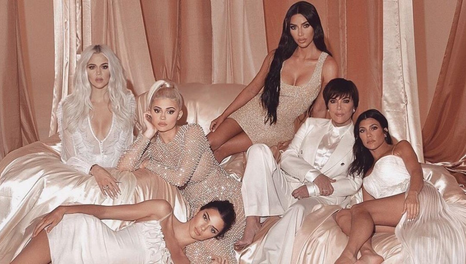 KUWTK: Kardashians Give Emotional Farewell for Series Finale