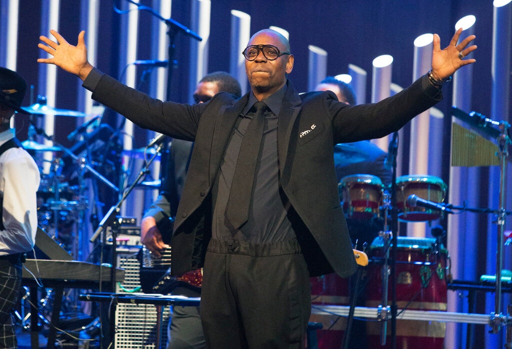 Dave Chappelle Cancels Shows as he Contracts COVID-19