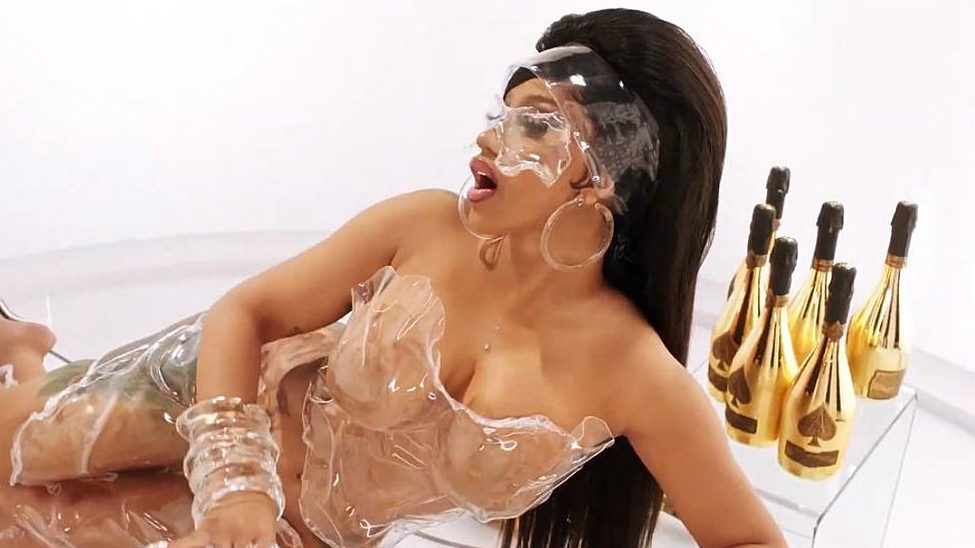 9 celebrities that have admitted to plastic surgery