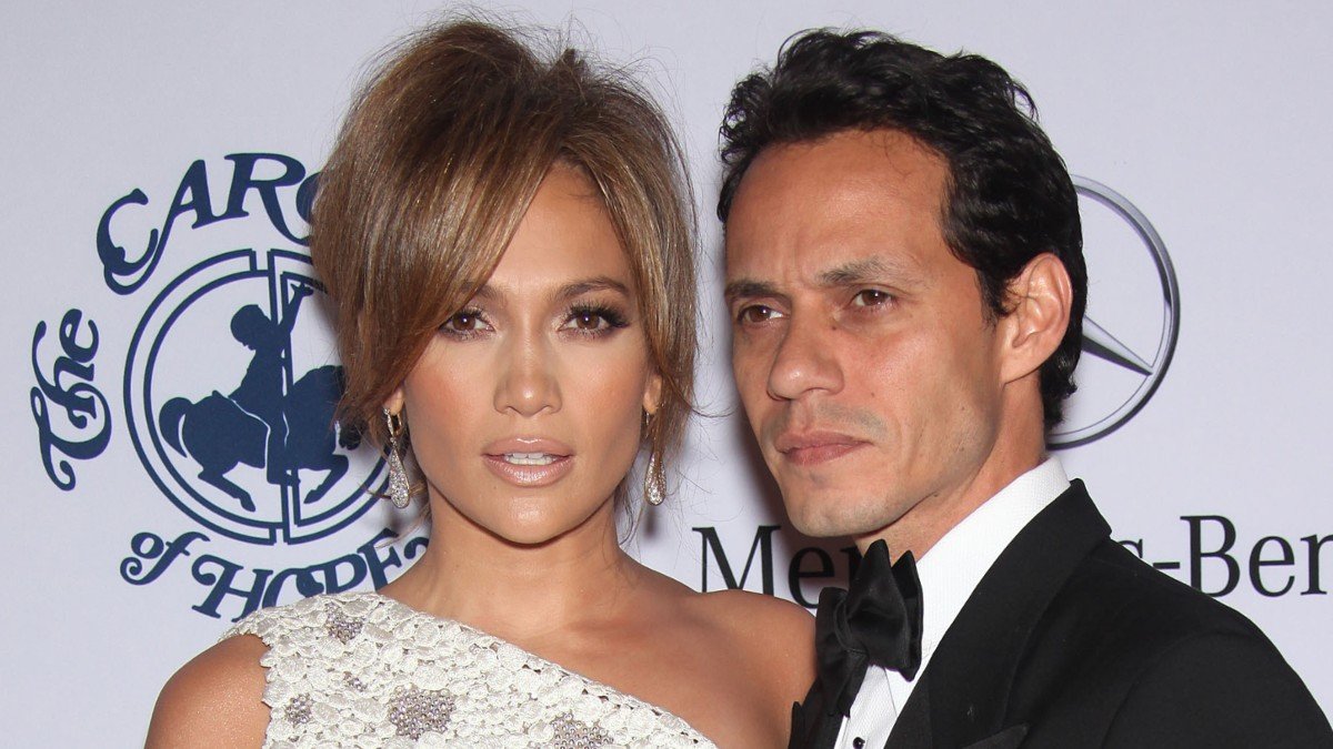 Jennifer Lopez seen having lunch with ex-husband, Marc Anthony