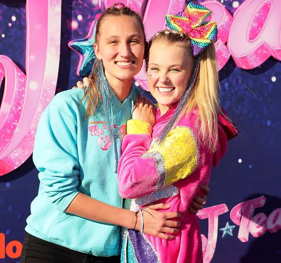 JoJo Siwa and girlfriend, Kylie prew split