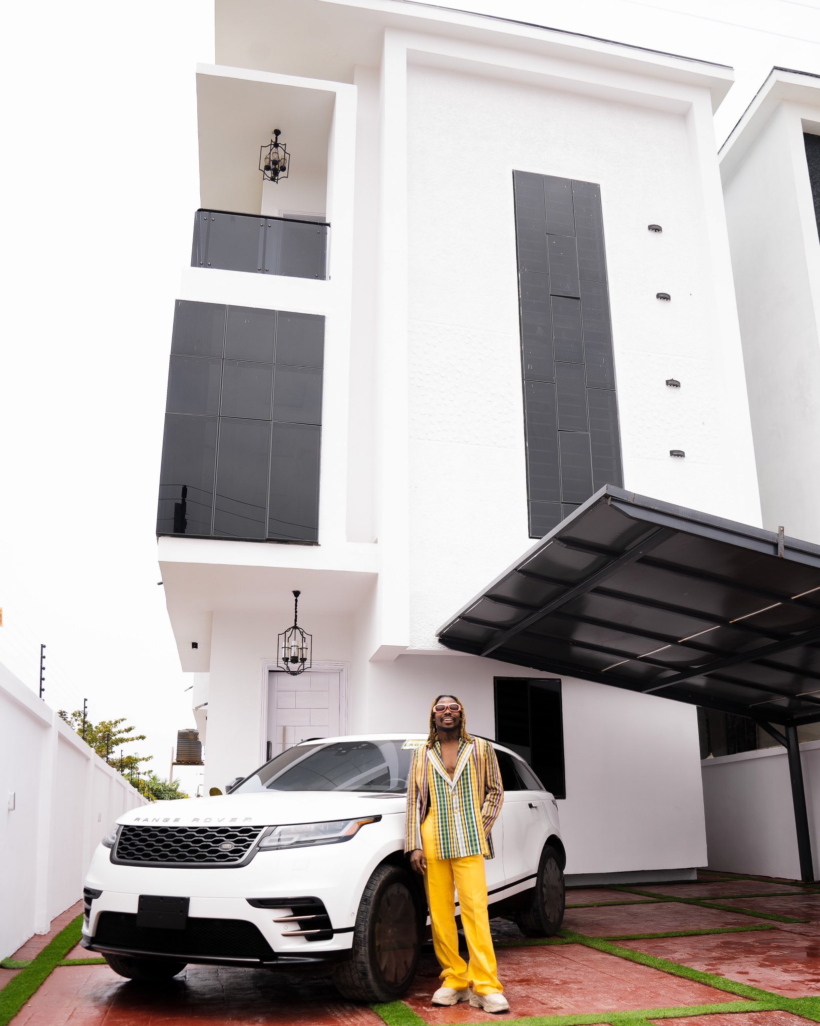 Asake acquires mansion in Lagos