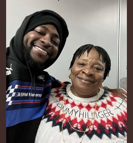 Davido excites fans with picture of him and Wizkid’s Mom