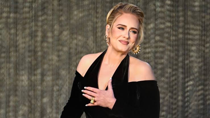 Adele reveals difficulties she faced during her divorce