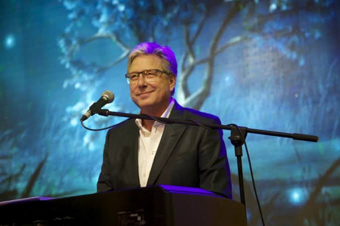 Elevate Your Playlist with 5 Timeless Don Moen’s Songs for Inspiration