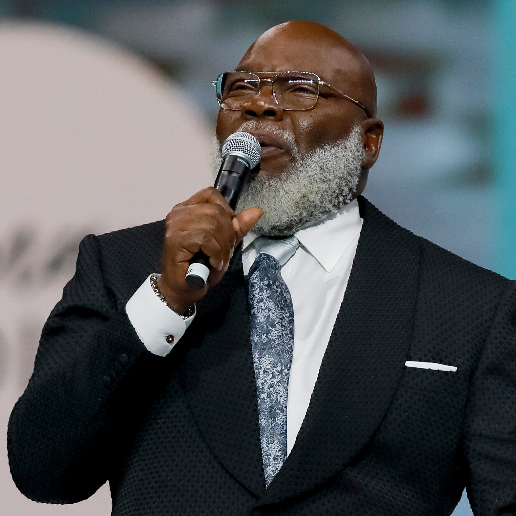 American preacher, TD Jakes denies homosexual allegations