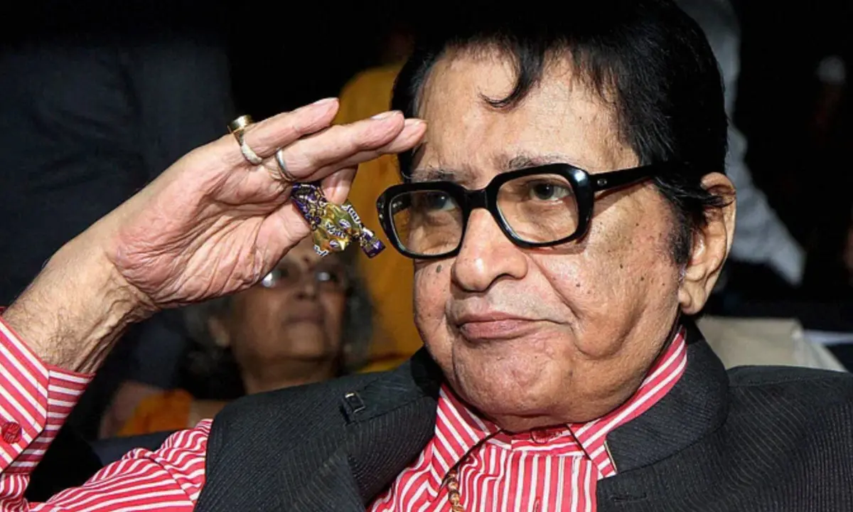 Popular veteran Bollywood star, Manoj Kumar dies at 87