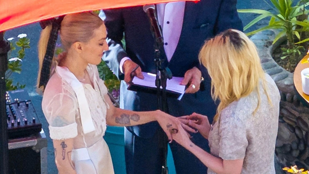Kristen Stewart walks down the aisle with lesbian partner, Dylan Meyer (PHOTOS)