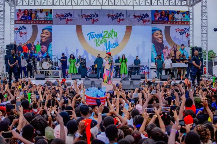 Mercy Chinwo’s Tanzanian concert draws 50,000 worshippers in spiritual revival