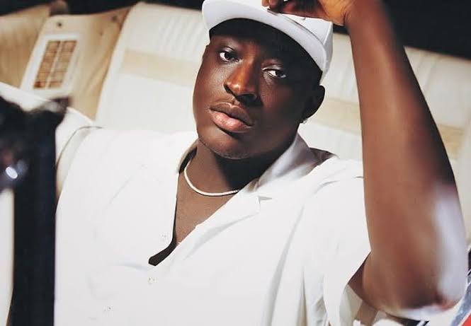 Wizkid FC: Carter Efe loses big for insulting Afrobeats star