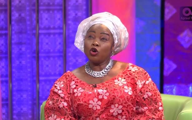 Hope she doesn’t go back to her old ways – Yetunde Wunmi sparks online buzz as video shows her heading to America