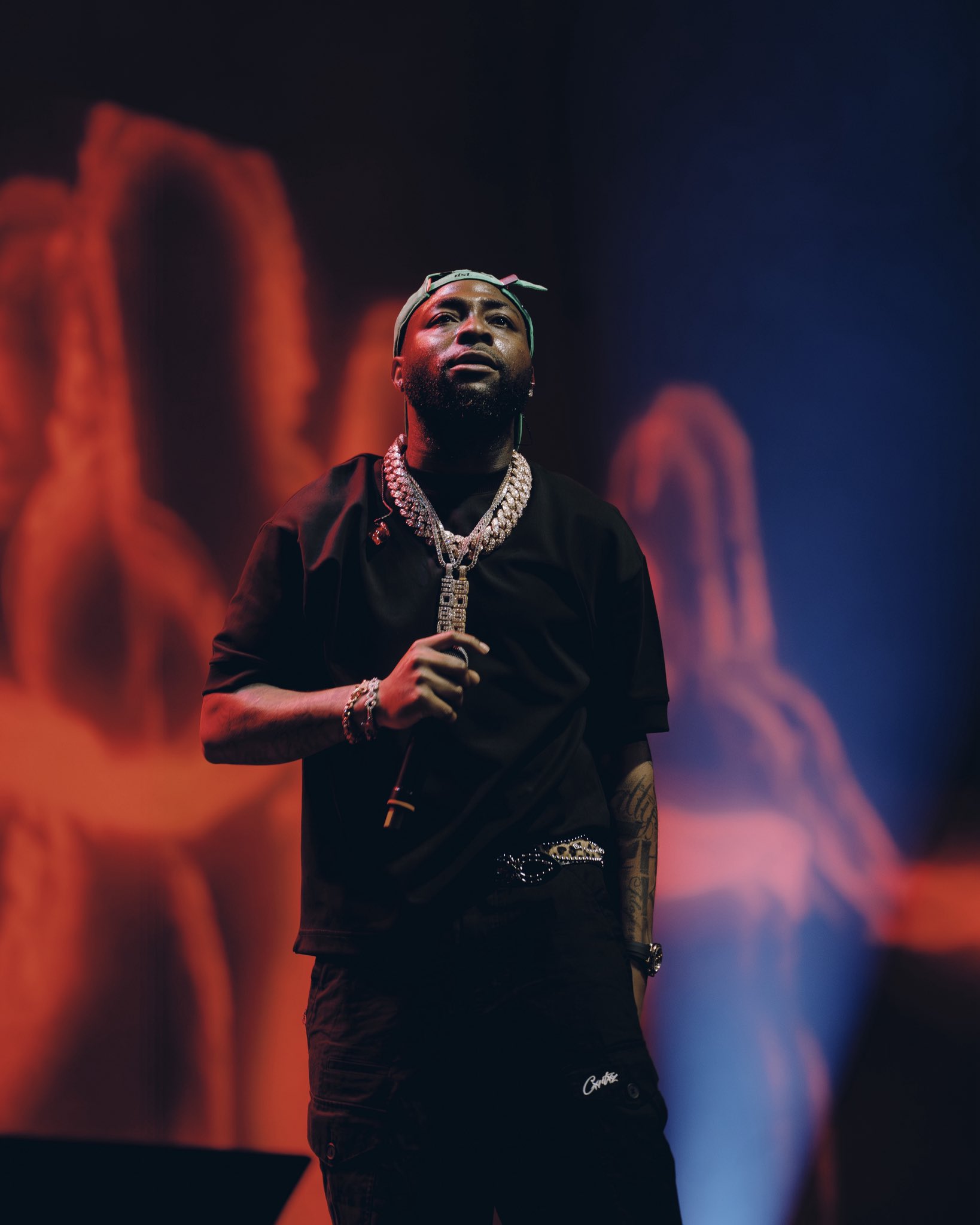 I Feel Sad For Chioma That Marriage Can Never Last – Fans React As Davido Lands In Fresh Cheating Scandal 