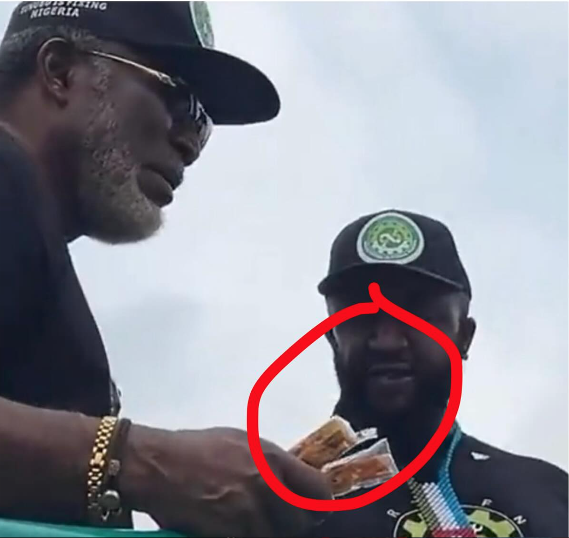 Very shameful – Veteran actor, Zack Orji Slammed For Sharing Plantain Chips on Abuja Street