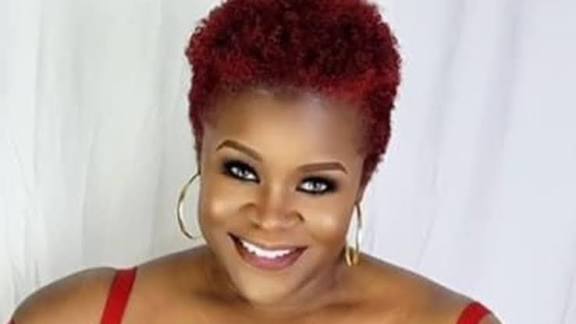 As Confused As Our Naira: Netizens Drag Yinka Thesien After Comments On Linc’s Post