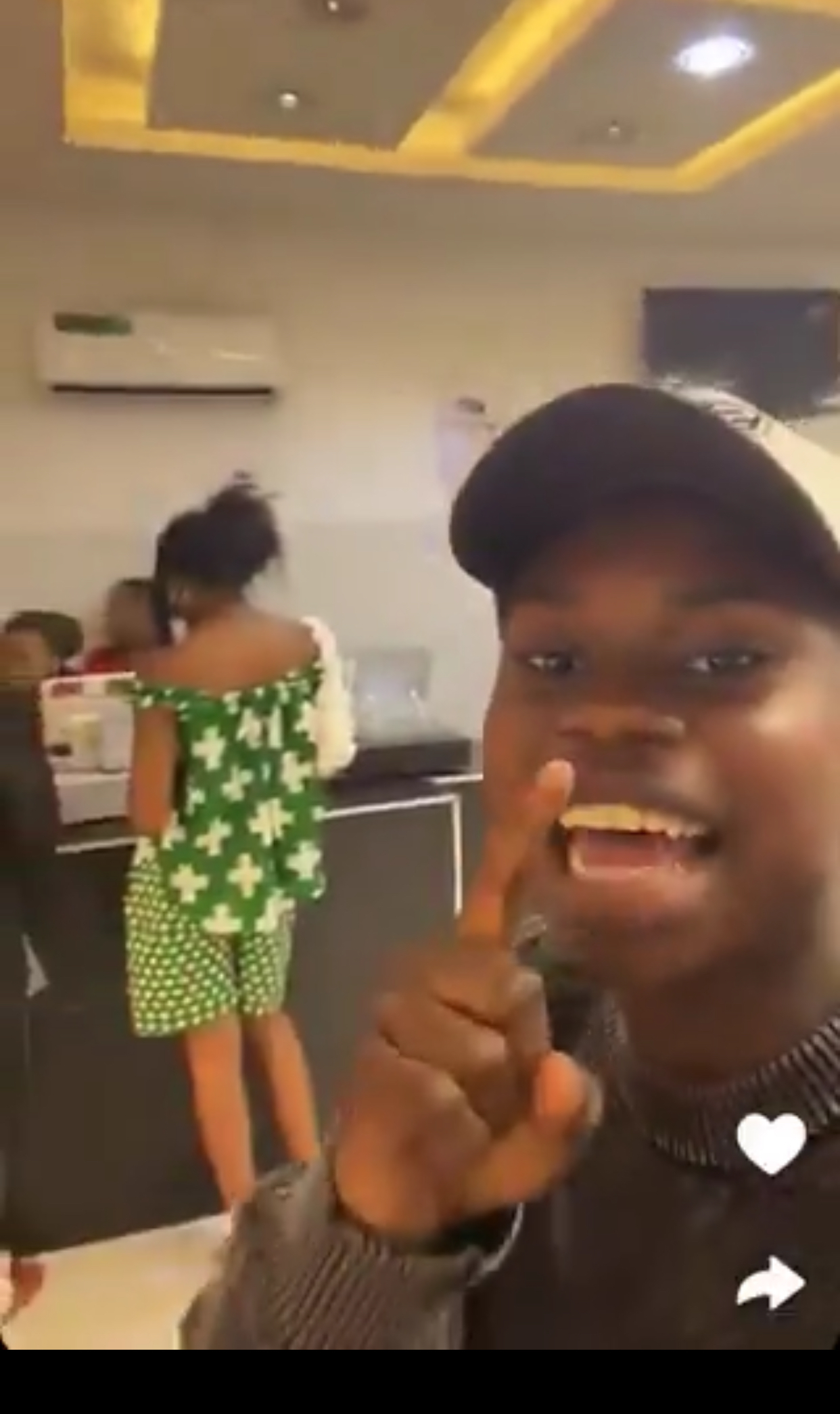 Mixed Reaction As Peller Lashes Out On Woman At A Restaurant