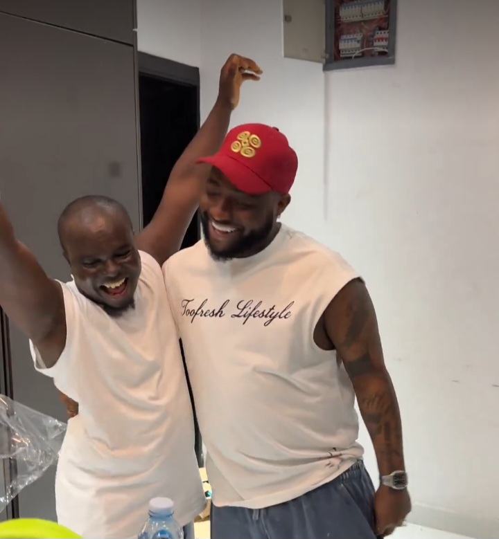 Davido Gifts Foodie Jaskoro Daddyim Over ₦10 Million After Cooking for His Crew