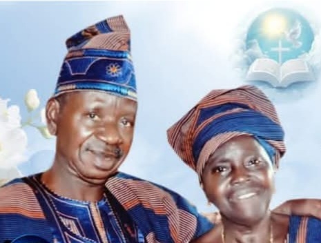 Couple Dies Hour Apart on Same Day After Being Married for Decades