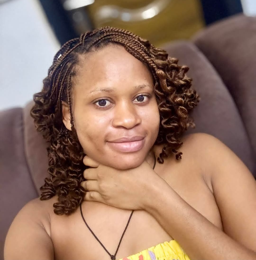 New Divorcée in Town- Nigerian Woman Brags as Her Bride Price is Returned