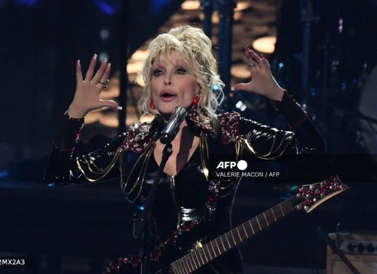 Trump Honours Dolly Parton, Orders US flag Lowered for a Week
